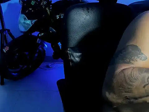 Snapshot of zeus_7777 chatting on September 28, 8:36 pm zeus 7777 online show from September 28, 8:36 pm