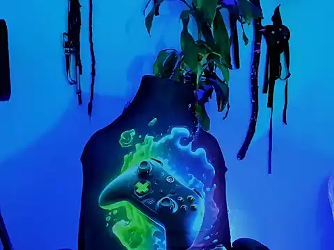 Snapshot of zeus_7777 chatting on October 24, 7:27 am zeus 7777 online show from October 24, 7:27 am