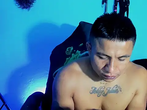 Snapshot of zeus_7777 chatting on November 1, 1:57 pm zeus 7777 online show from November 1, 1:57 pm