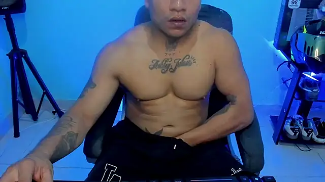 Snapshot of zeus_7777 chatting on April 11, 9:52 pm zeus 7777 online show from April 11, 9:52 pm