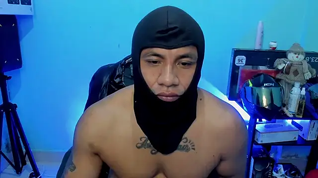 Snapshot of zeus_7777 chatting on April 25, 8:39 am zeus 7777 online show from April 25, 8:39 am