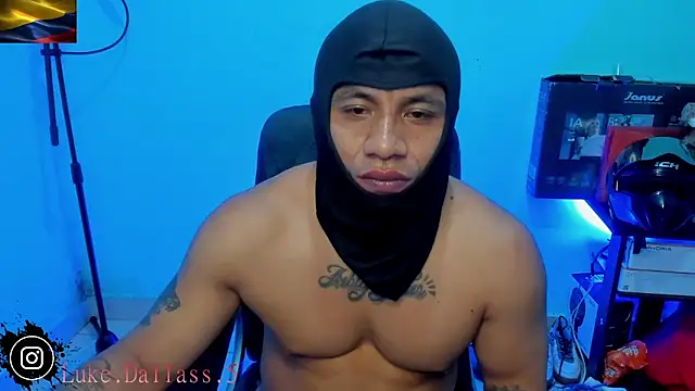 Snapshot of zeus_7777 chatting on May 5, 8:22 am zeus 7777 online show from May 5, 8:22 am