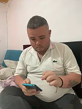 Snapshot of Chimbo-1996 chatting on October 29, 8:32 pm Chimbo-1996 online show from October 29, 8:32 pm