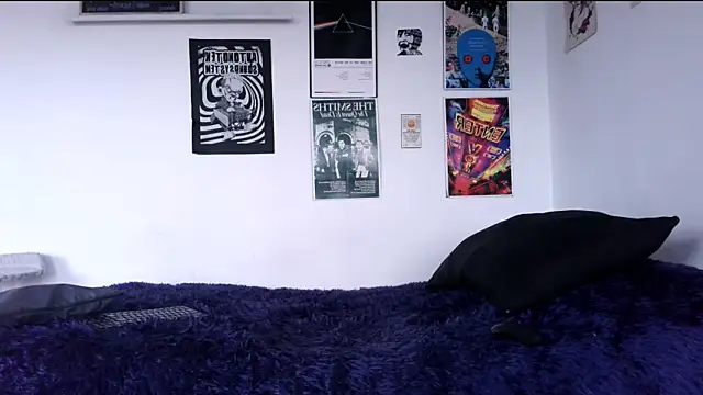 plutonbluemooon333 online show from February 25, 7:45 pm