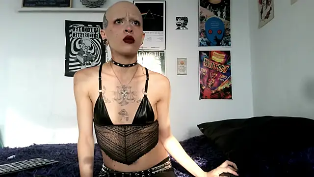 plutonbluemooon333 online show from March 13, 10:27 pm