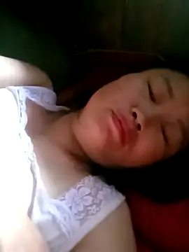 Snapshot of maple694 chatting on September 18, 12:01 am maple694 online show from September 18, 12:01 am