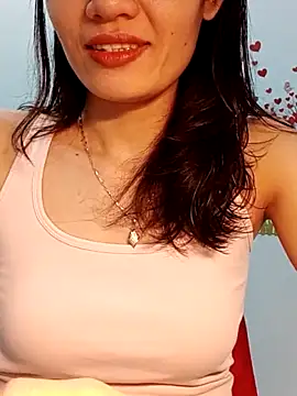Hinna x online show from May 8, 2:22 pm