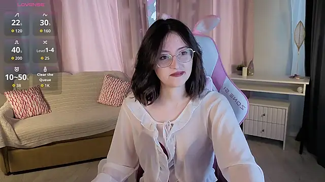 Snapshot of EsmaWonka chatting on September 13, 7:19 am EsmaWonka online show from September 13, 7:19 am