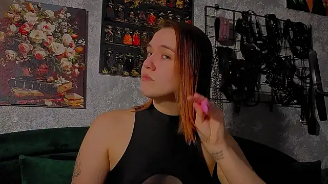 Snapshot of the_high_priestess chatting on March 14, 2:39 am the high priestess online show from March 14, 2:39 am