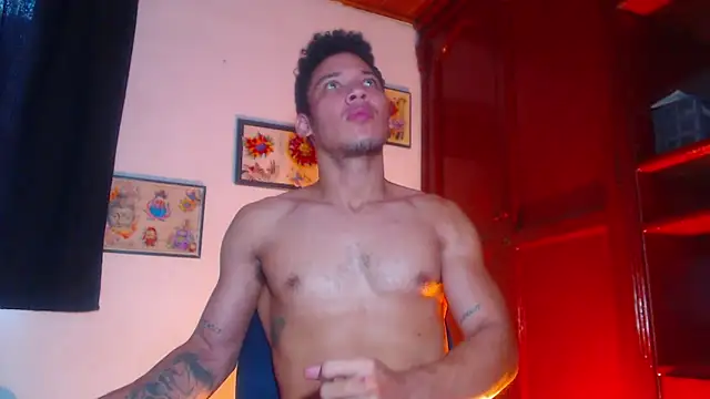 Snapshot of RuiMaddoox chatting on September 18, 2:30 pm RuiMaddoox online show from September 18, 2:30 pm