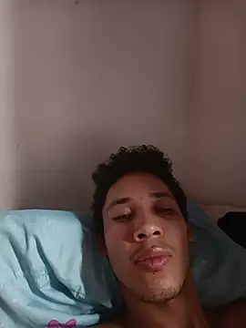 Snapshot of RuiMaddoox chatting on October 31, 4:30 pm RuiMaddoox online show from October 31, 4:30 pm