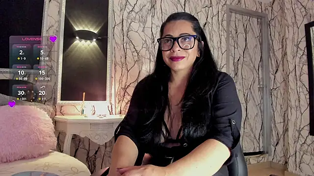 Snapshot of adelinemoretti chatting on February 27, 8:53 pm adelinemoretti online show from February 27, 8:53 pm