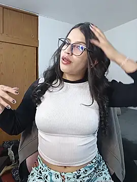 Snapshot of asumi_18 chatting on November 20, 1:06 am asumi 18 online show from November 20, 1:06 am