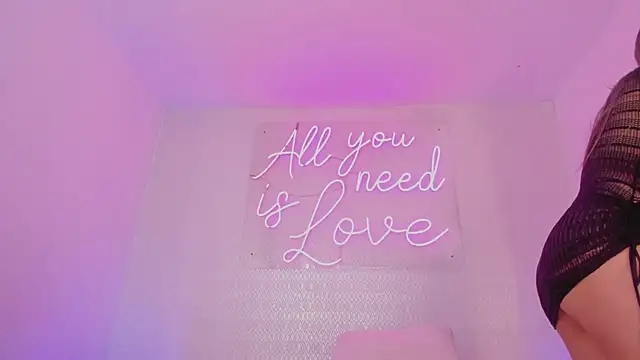 Snapshot of aleksandramiller_ chatting on March 9, 12:53 pm aleksandramiller online show from March 9, 12:53 pm