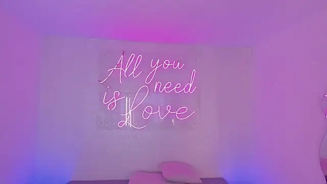 Snapshot of aleksandramiller_ chatting on March 30, 12:39 pm aleksandramiller online show from March 30, 12:39 pm