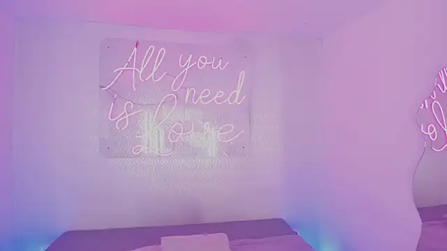 Snapshot of aleksandramiller_ chatting on March 31, 12:49 pm aleksandramiller online show from March 31, 12:49 pm