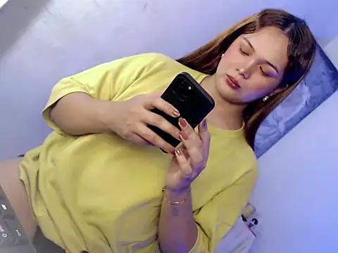 Snapshot of Sweet_angelinax chatting on March 4, 9:10 pm Sweet angelinax online show from March 4, 9:10 pm