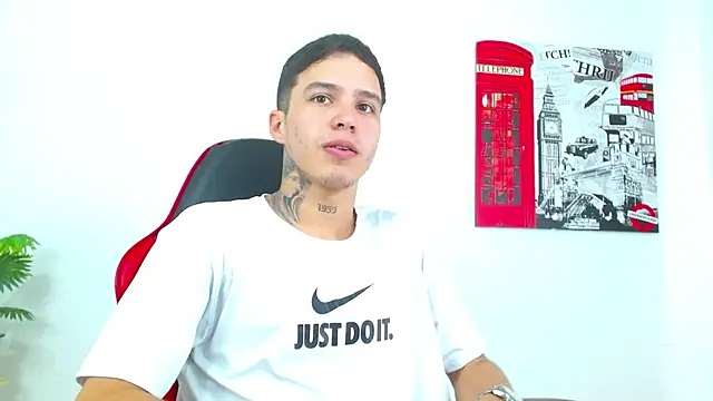 Snapshot of Cumandres18 chatting on February 26, 3:33 pm Cumandres18 online show from February 26, 3:33 pm