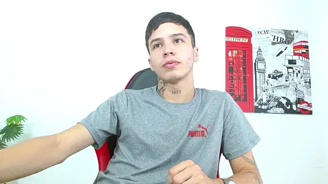 Snapshot of Cumandres18 chatting on February 27, 3:23 pm Cumandres18 online show from February 27, 3:23 pm