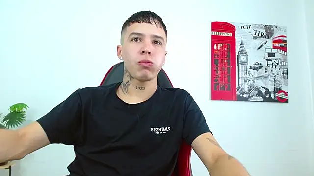 Snapshot of Cumandres18 chatting on March 6, 2:24 pm Cumandres18 online show from March 6, 2:24 pm