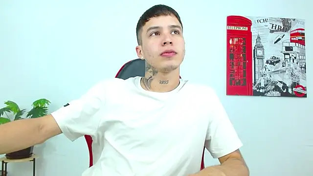 Snapshot of Cumandres18 chatting on March 11, 3:07 pm Cumandres18 online show from March 11, 3:07 pm