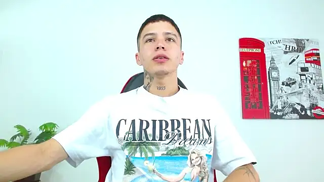 Snapshot of Cumandres18 chatting on March 15, 2:56 pm Cumandres18 online show from March 15, 2:56 pm