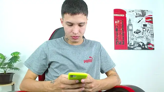 Snapshot of Cumandres18 chatting on March 17, 2:53 pm Cumandres18 online show from March 17, 2:53 pm