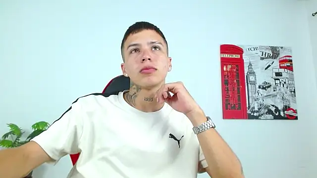 Snapshot of Cumandres18 chatting on March 27, 2:39 pm Cumandres18 online show from March 27, 2:39 pm