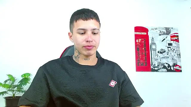 Snapshot of Cumandres18 chatting on March 31, 2:39 pm Cumandres18 online show from March 31, 2:39 pm