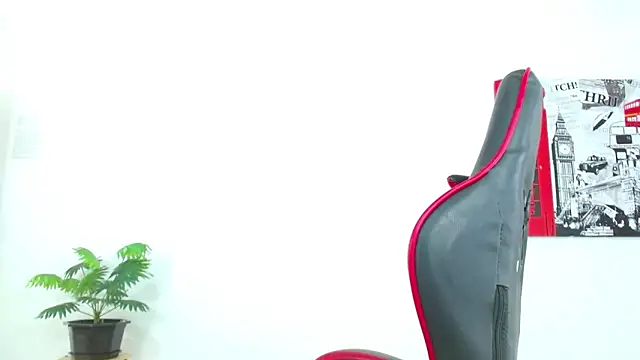 Snapshot of Cumandres18 chatting on April 1, 2:47 pm Cumandres18 online show from April 1, 2:47 pm