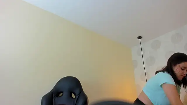 Snapshot of GIANAMILLER6 chatting on February 16, 12:12 pm GIANAMILLER6 online show from February 16, 12:12 pm