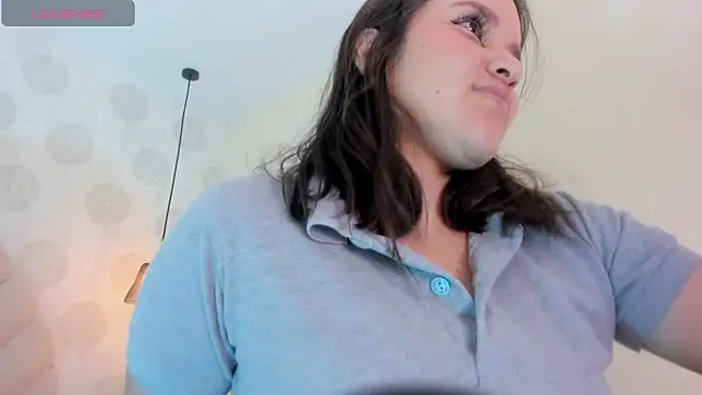 Snapshot of GIANAMILLER6 chatting on February 25, 12:15 pm GIANAMILLER6 online show from February 25, 12:15 pm