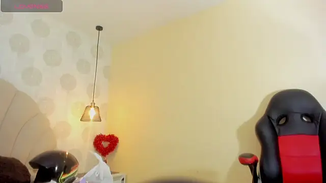 Snapshot of GIANAMILLER6 chatting on February 28, 12:06 pm GIANAMILLER6 online show from February 28, 12:06 pm