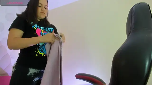 Snapshot of GIANAMILLER6 chatting on March 3, 12:22 pm GIANAMILLER6 online show from March 3, 12:22 pm