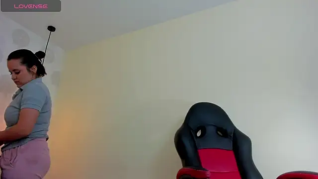 Snapshot of GIANAMILLER6 chatting on March 24, 11:59 am GIANAMILLER6 online show from March 24, 11:59 am