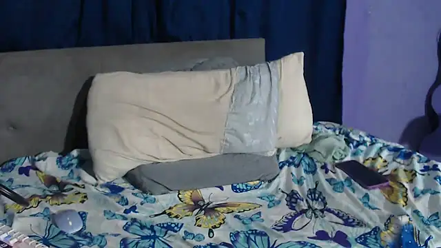 Snapshot of Charlot_suny_dirty chatting on March 5, 11:34 pm Charlot suny dirty online show from March 5, 11:34 pm