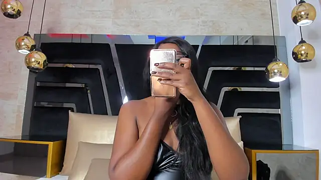 Snapshot of YallianaBrooks chatting on February 22, 11:42 am YallianaBrooks online show from February 22, 11:42 am