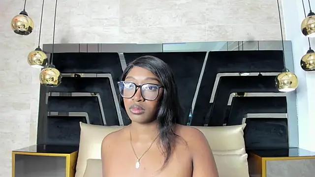 Snapshot of YallianaBrooks chatting on March 2, 12:01 pm YallianaBrooks online show from March 2, 12:01 pm