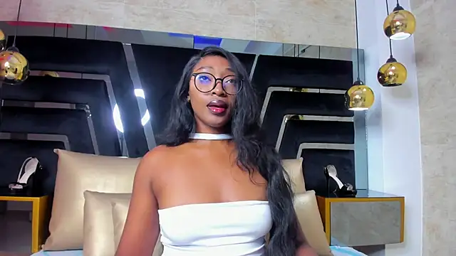 Snapshot of YallianaBrooks chatting on April 4, 11:51 am YallianaBrooks online show from April 4, 11:51 am