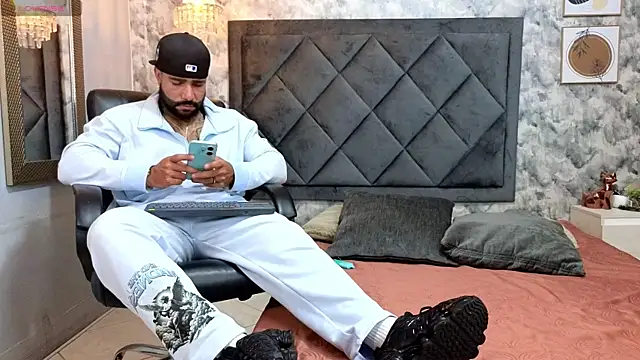 Apolo rousse1 online show from September 18, 8:44 pm