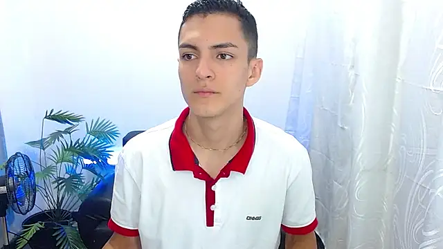 Snapshot of Matiius18 chatting on September 18, 1:35 pm Matiius18 online show from September 18, 1:35 pm