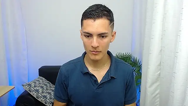 Snapshot of Matiius18 chatting on October 8, 2:14 pm Matiius18 online show from October 8, 2:14 pm