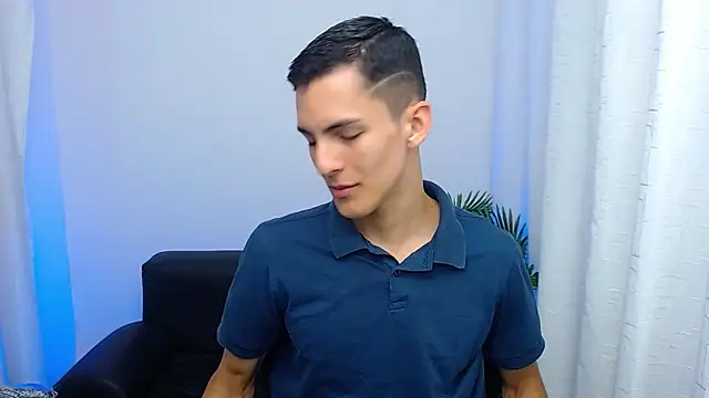 Snapshot of Matiius18 chatting on October 16, 1:45 pm Matiius18 online show from October 16, 1:45 pm