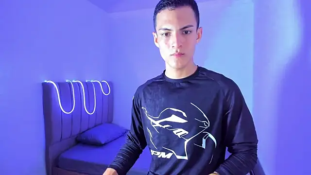 Snapshot of Matiius18 chatting on June 16, 3:36 pm Matiius18 online show from June 16, 3:36 pm