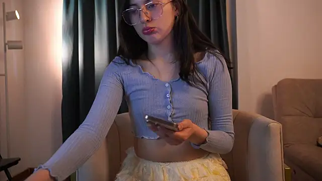 Snapshot of Auralea chatting on March 21, 4:39 am Auralea online show from March 21, 4:39 am