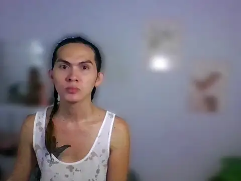 Snapshot of Pinkyweb_03 chatting on April 3, 2:42 am Pinkyweb 03 online show from April 3, 2:42 am