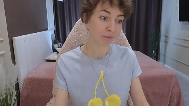 daniellia  online show from October 6, 8:12 am