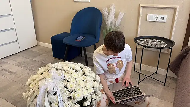 daniellia  online show from March 15, 10:32 am