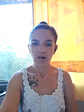 alinaalinutzq online show from September 22, 10:39 am