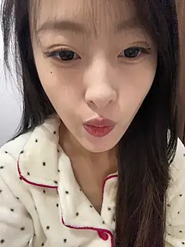 Snapshot of MengMeng0515 chatting on December 20, 12:45 pm MengMeng0515 online show from December 20, 12:45 pm